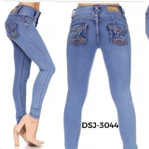 Colombian Design Push Up Levanta Cola.